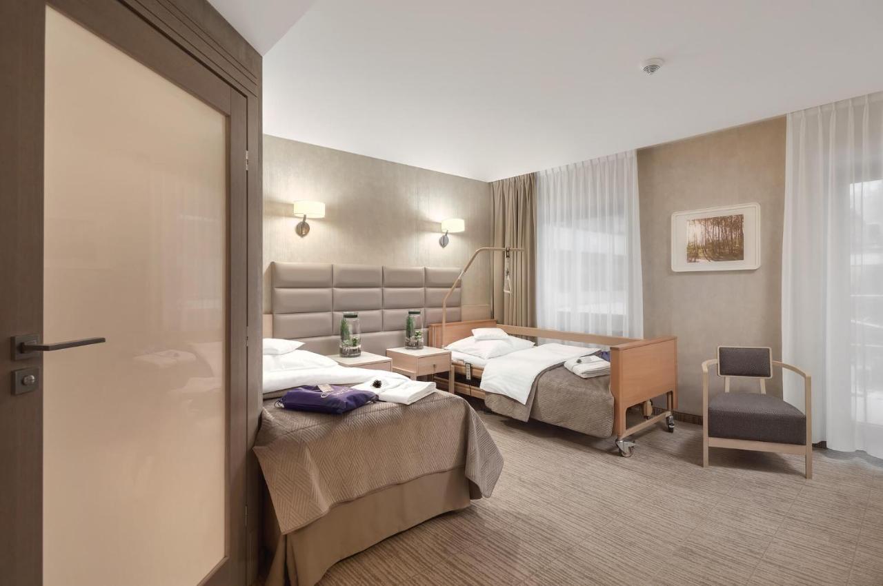 Columna Medica Hotel Łask Kültér fotó