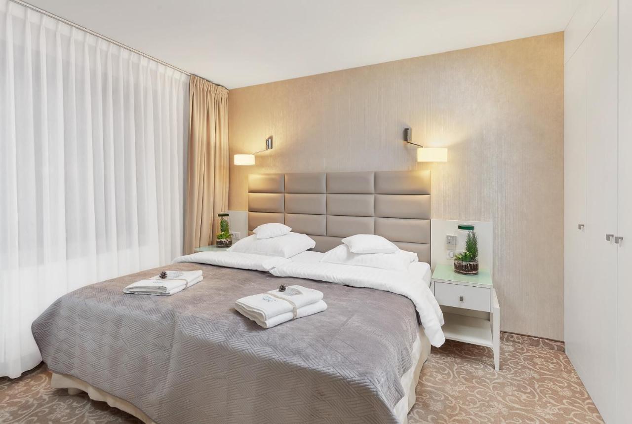Columna Medica Hotel Łask Kültér fotó
