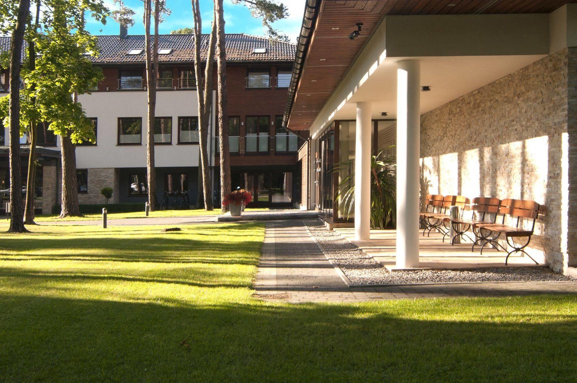 Columna Medica Hotel Łask Kültér fotó